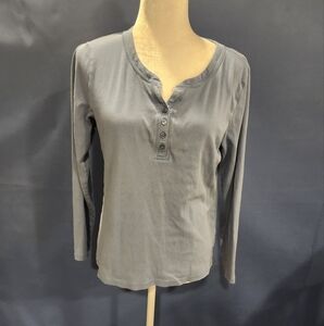 Gray 3/4 Sleeve Fitted Henley Top with Mandarin Collar
